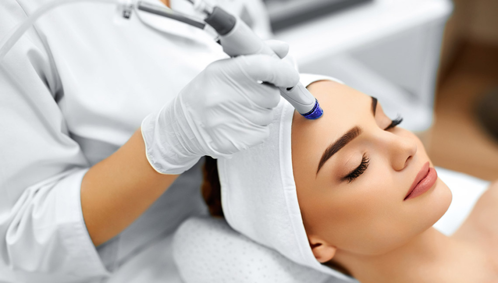 Face Skin Care. Facial Hydro Microdermabrasion Peeling Treatment. Vacuum Cleaner.