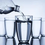 Чи можна пити дистильовану воду: що потрібно знати